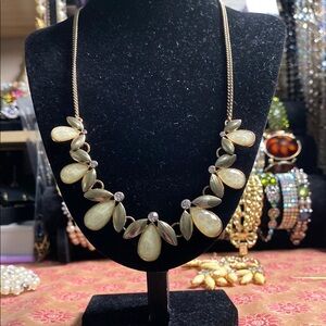 Elegant Gold and Cream Statement Necklace